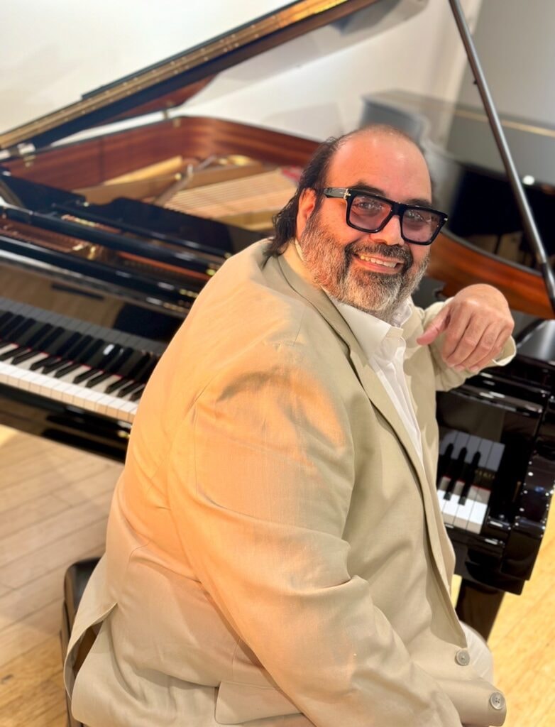 Negroni Piano in performance